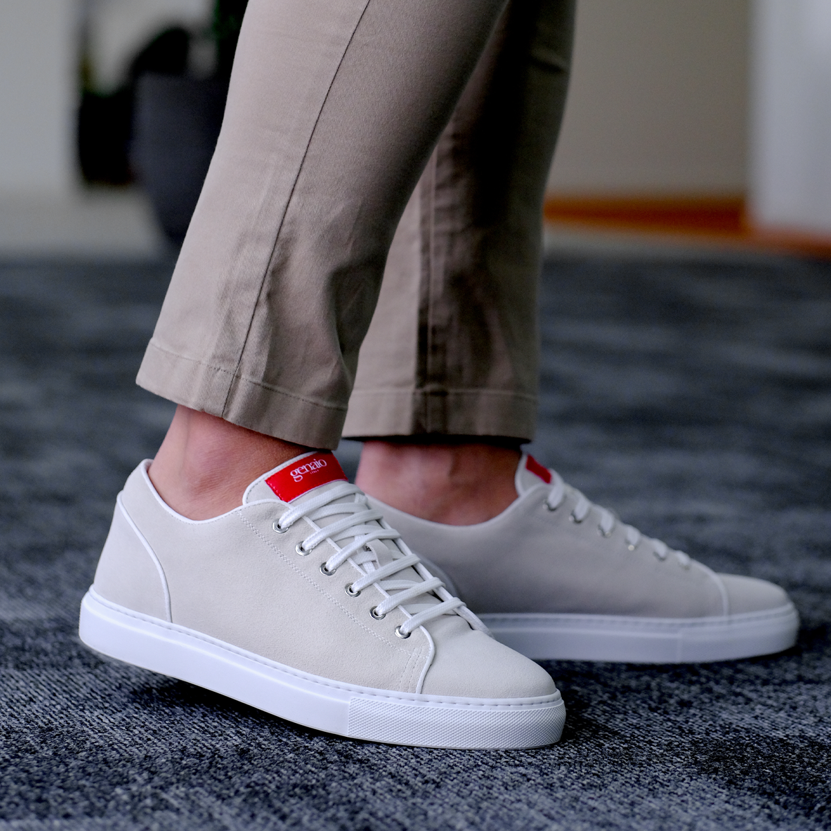 Dust Grey Suede de Luxe Inizio trainers